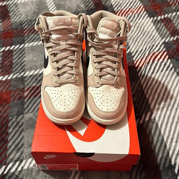 Women’s Nike Dunk High - Fossil Stone - Picture 1 of 3